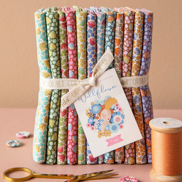 Tessuto Tilda Wallflower Fat Quarter Bundle Blenders Bellflower