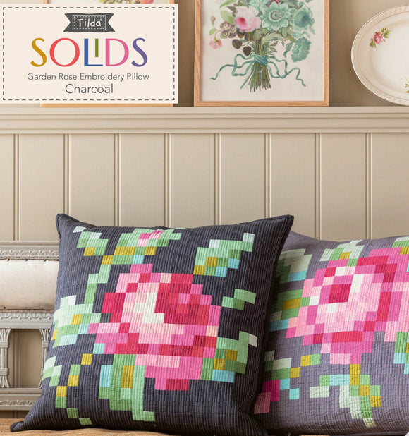 Garden Rose Embroidery Difficoltà: 🟣⚪⚪Dimensione: 24½in (62cm) squaretessuti Tilda Solid Basics