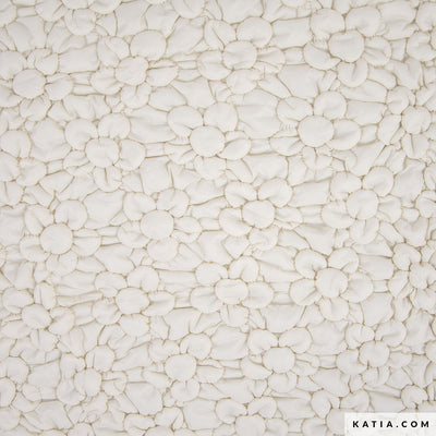 Acquista avorio Tessuto Flowers Padded Nylon – Trapuntato Floreale