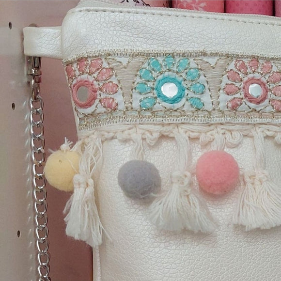 Passamaneria Bordo Specchietti Con Nappe e Pompon